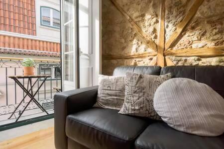 Old Town Chiado Balcony Aircon By Ld Apartments Лиссабон Экстерьер фото